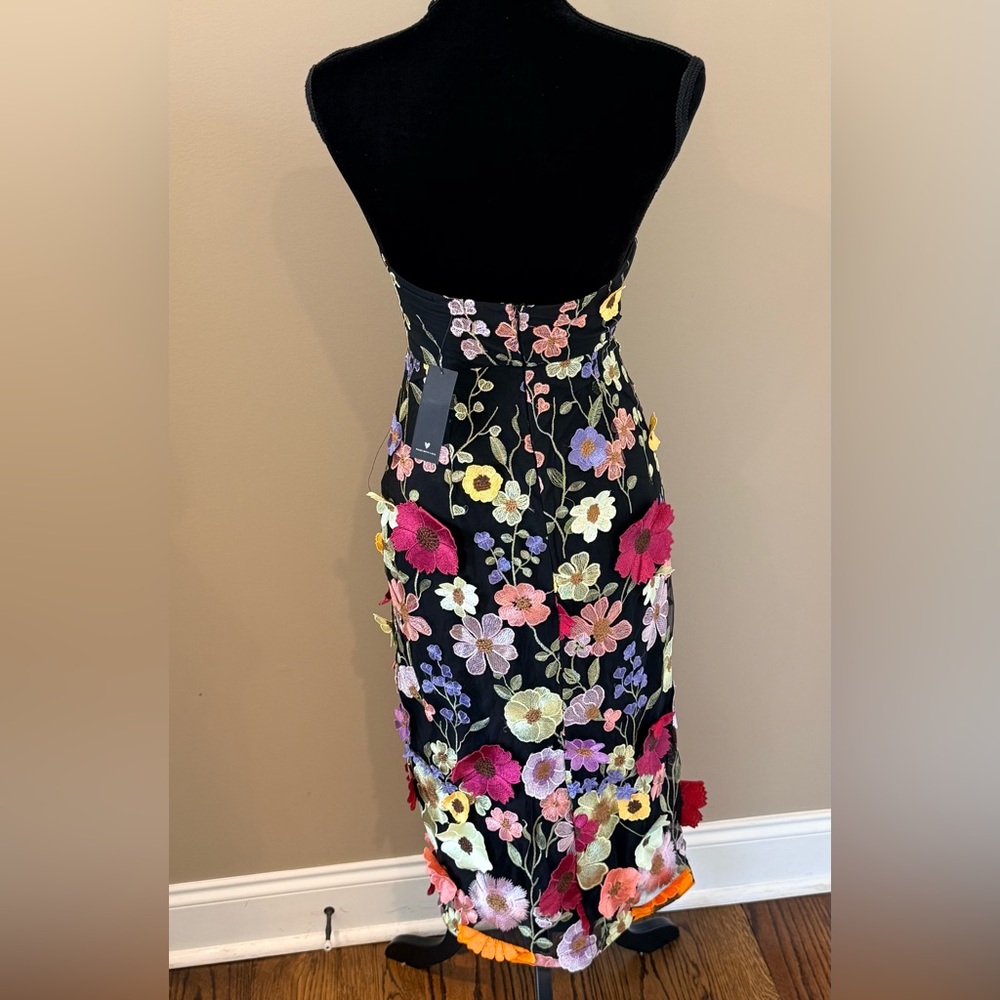 Women’s NWT Lulus Unique Impression Black 3D floral embroidered midi dress-Small - Picture 7 of 9